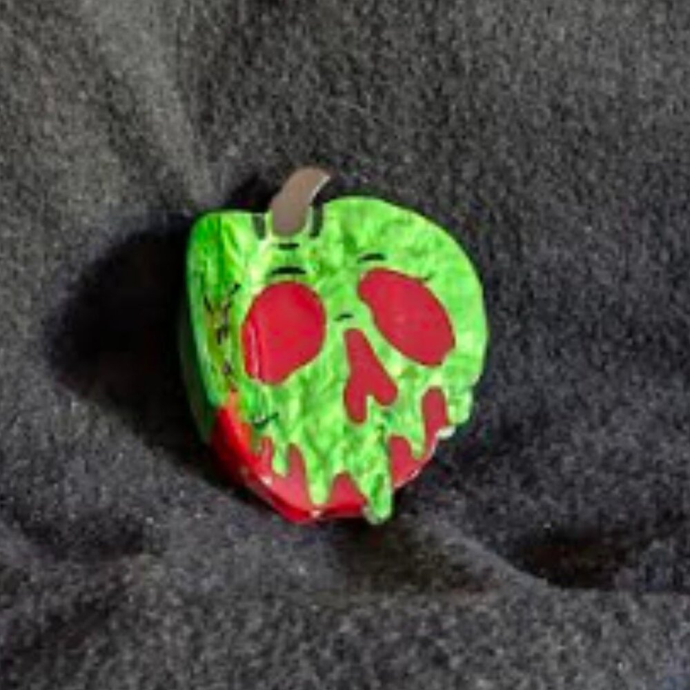 NEW Snow White Evil Queen THE POISON APPLE IRIDESCENT HAIR CLIP / CLAW